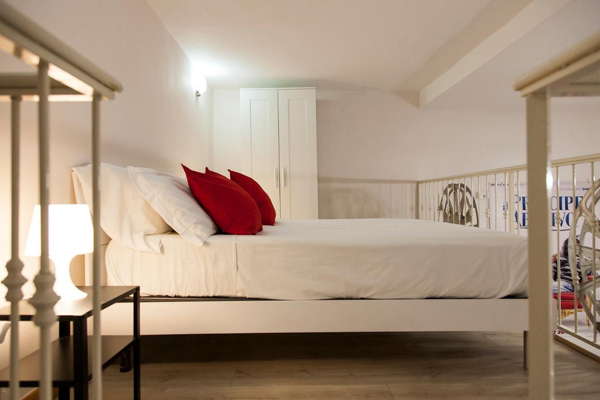 Cinema House At The Historical Center By Wonderful Italy Naples